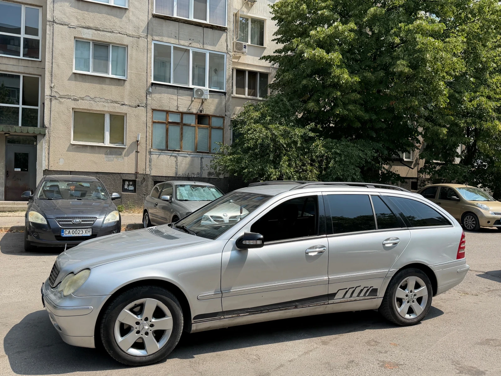 Mercedes-Benz C 220, снимка 2 - Автомобили и джипове - 55769119