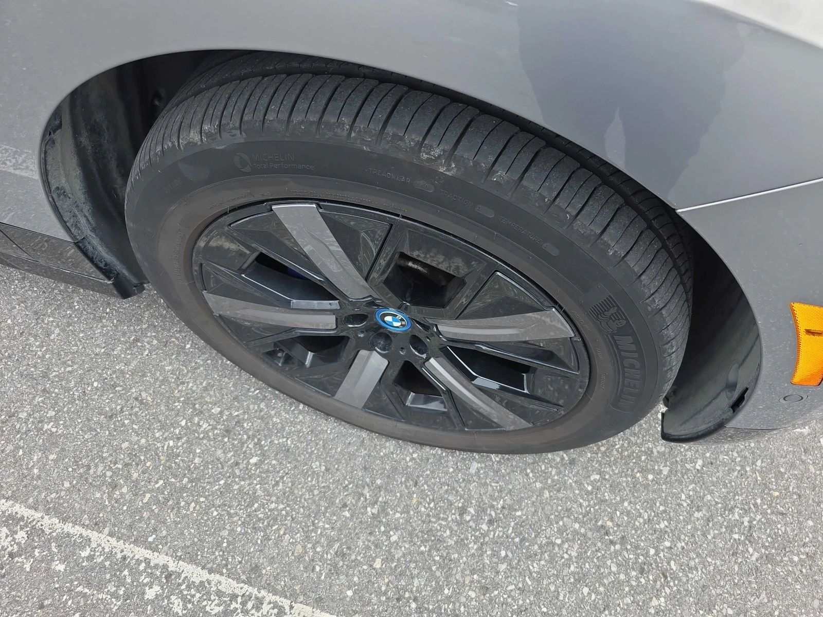 BMW iX xDrive40 | ГЛАВНО ПРЕДСТАВИТЕЛСТВО НА BMW, снимка 7 - Автомобили и джипове - 55958766