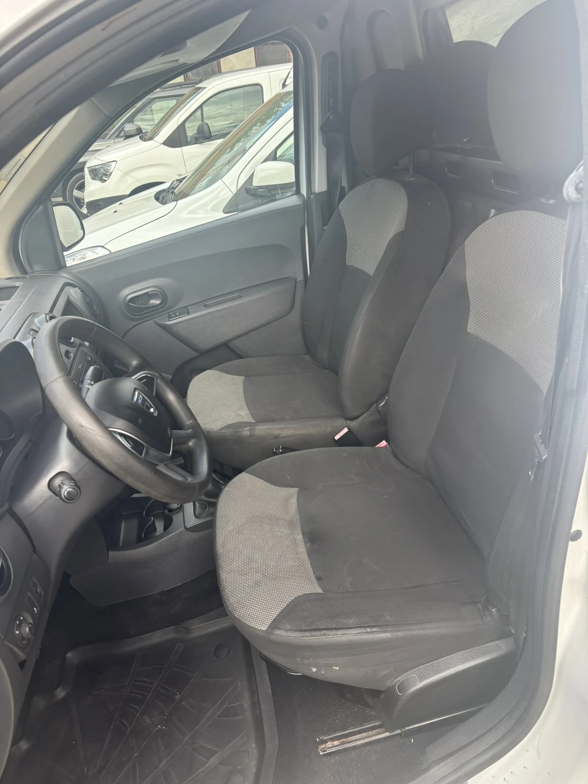 Dacia Dokker, снимка 7 - Автомобили и джипове - 56309380