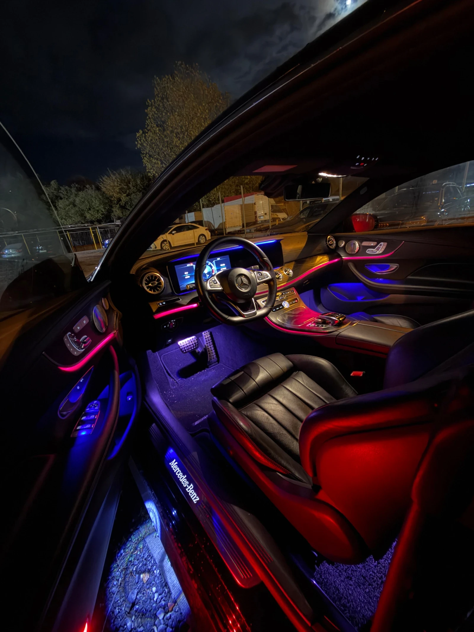Mercedes-Benz E 220, снимка 13 - Автомобили и джипове - 56662328