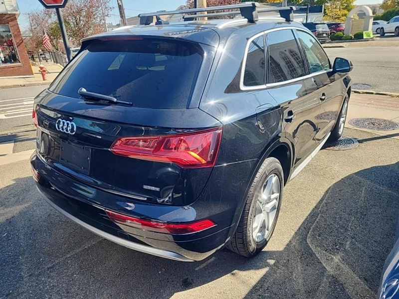 Audi Q5 Premium 2.0T, снимка 4 - Автомобили и джипове - 47668312