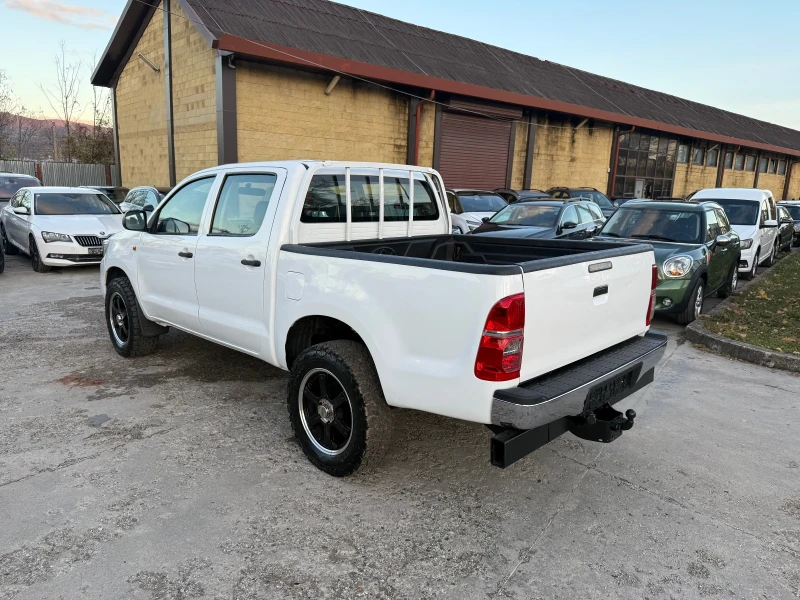 Toyota Hilux 2.5 D4D перфектна, снимка 6 - Автомобили и джипове - 48056214