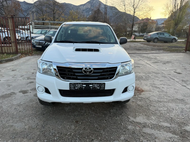 Toyota Hilux 2.5 D4D перфектна, снимка 3 - Автомобили и джипове - 48056214