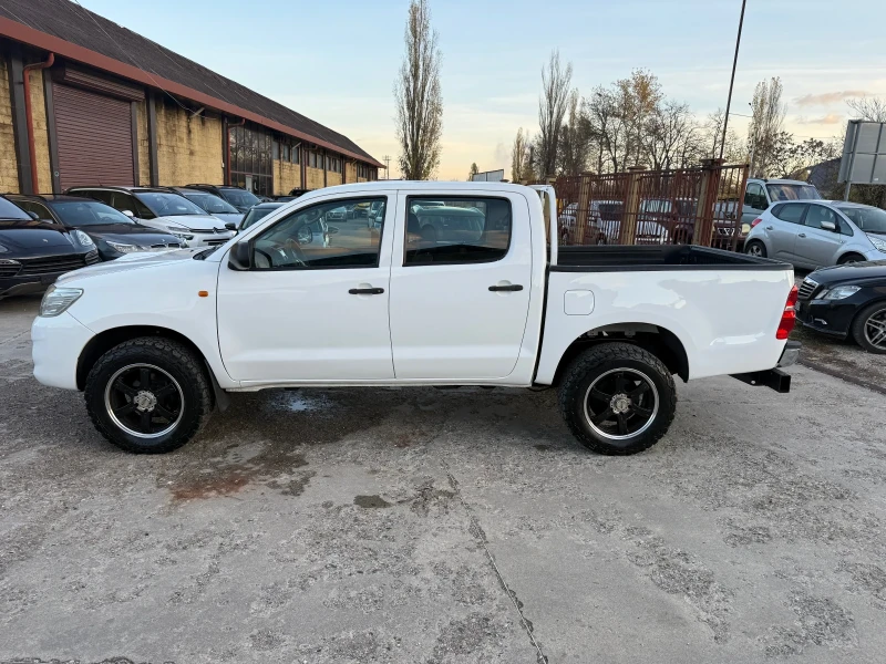 Toyota Hilux 2.5 D4D перфектна, снимка 4 - Автомобили и джипове - 48056214