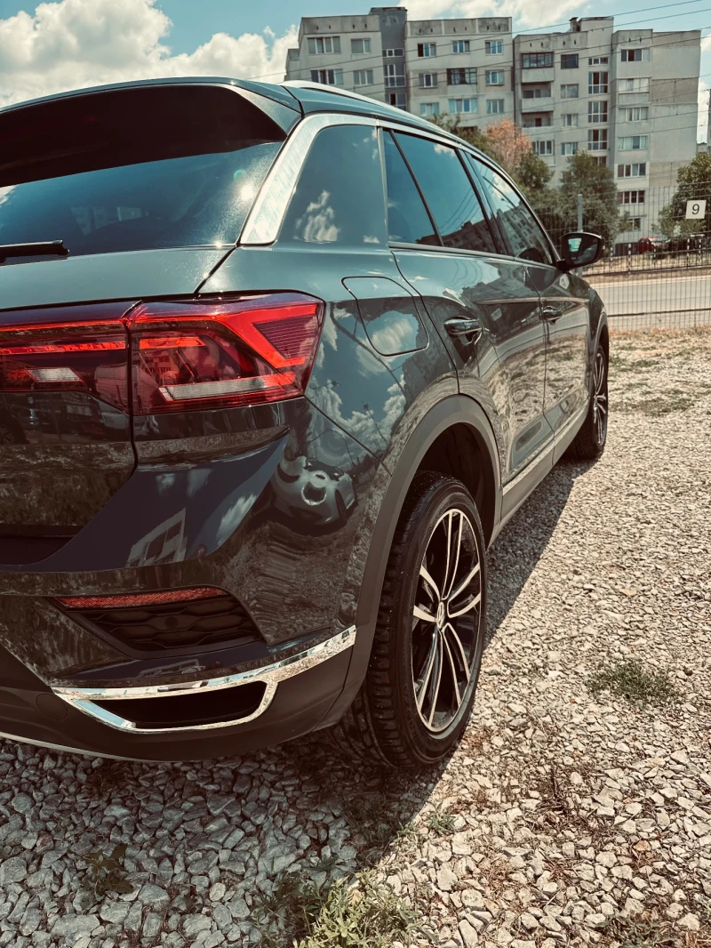 VW T-Roc, снимка 10 - Автомобили и джипове - 52456603