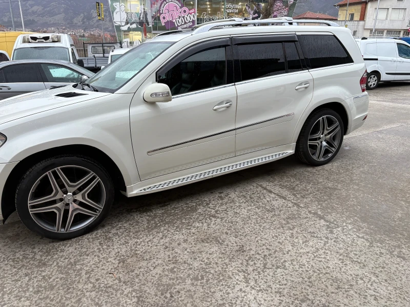 Mercedes-Benz GL 500 7-МЕСТА ПЕРФЕКТЕН, снимка 3 - Автомобили и джипове - 53238109