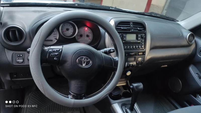 Toyota Rav4 Фейслифта, Авомат, снимка 4 - Автомобили и джипове - 53466862