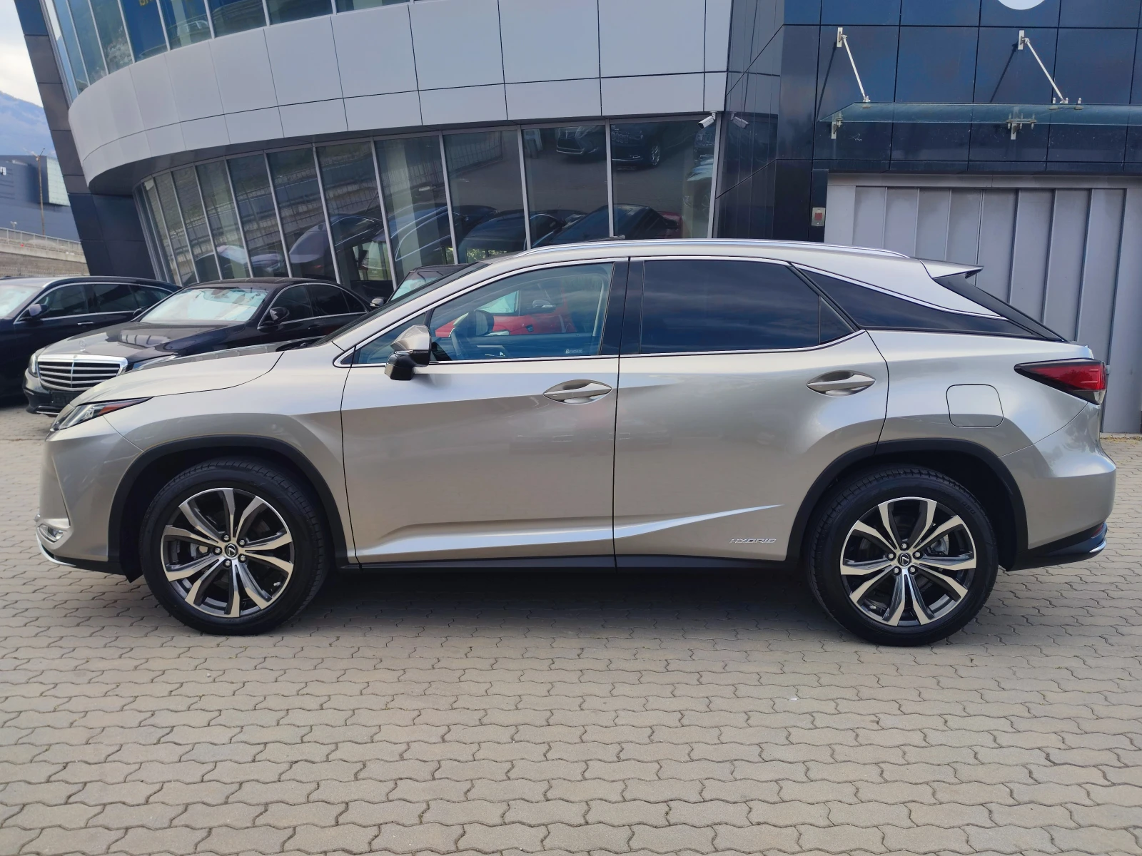 Lexus RX 450h FACE LIFT/НОВ ВНОС ОТ БЕЛГИЯ/2020/48100km - изображение 7