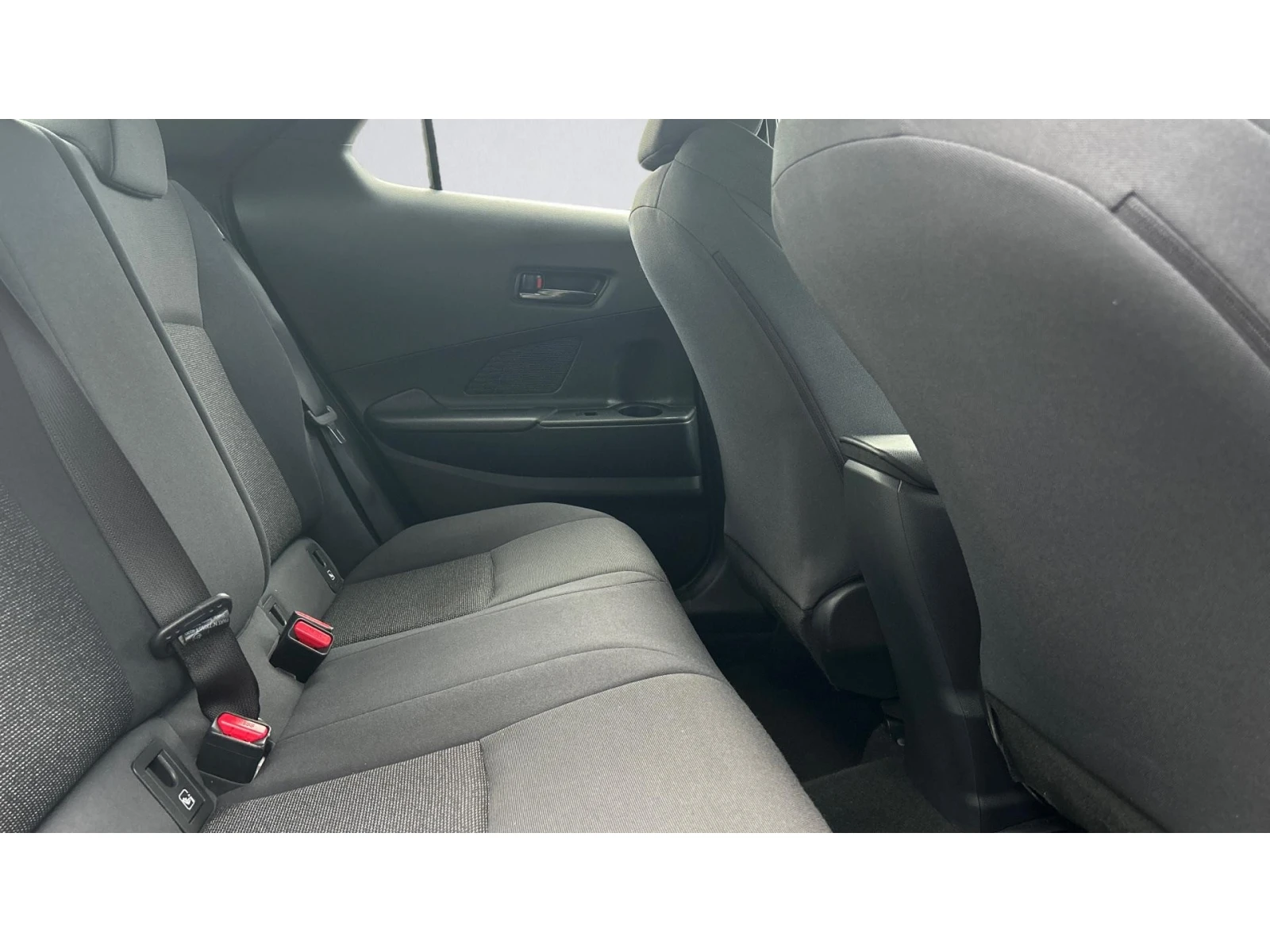 Toyota C-HR Месечна вноска от 550 лв. - изображение 7