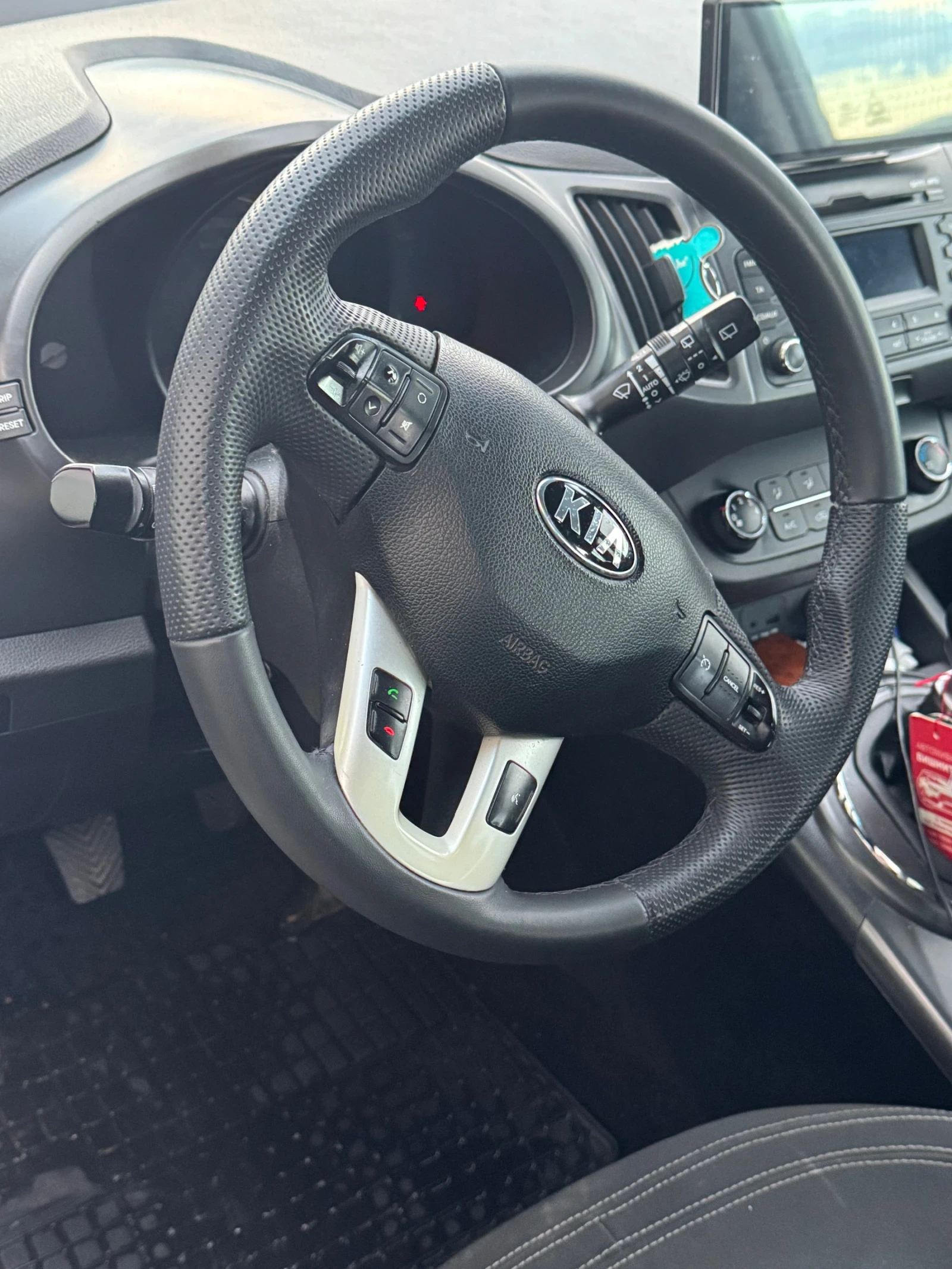 Kia Sportage 1, 7crdi - изображение 6
