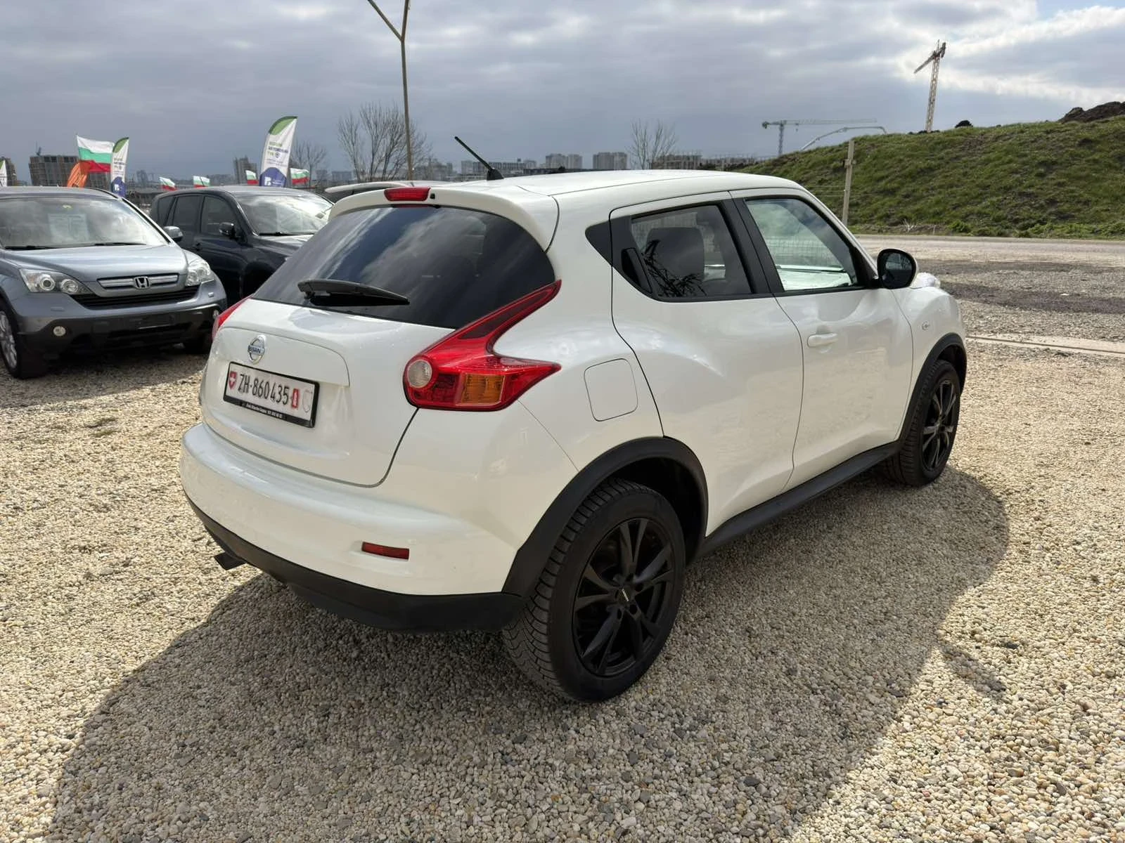 Nissan Juke, снимка 6 - Автомобили и джипове - 53839727