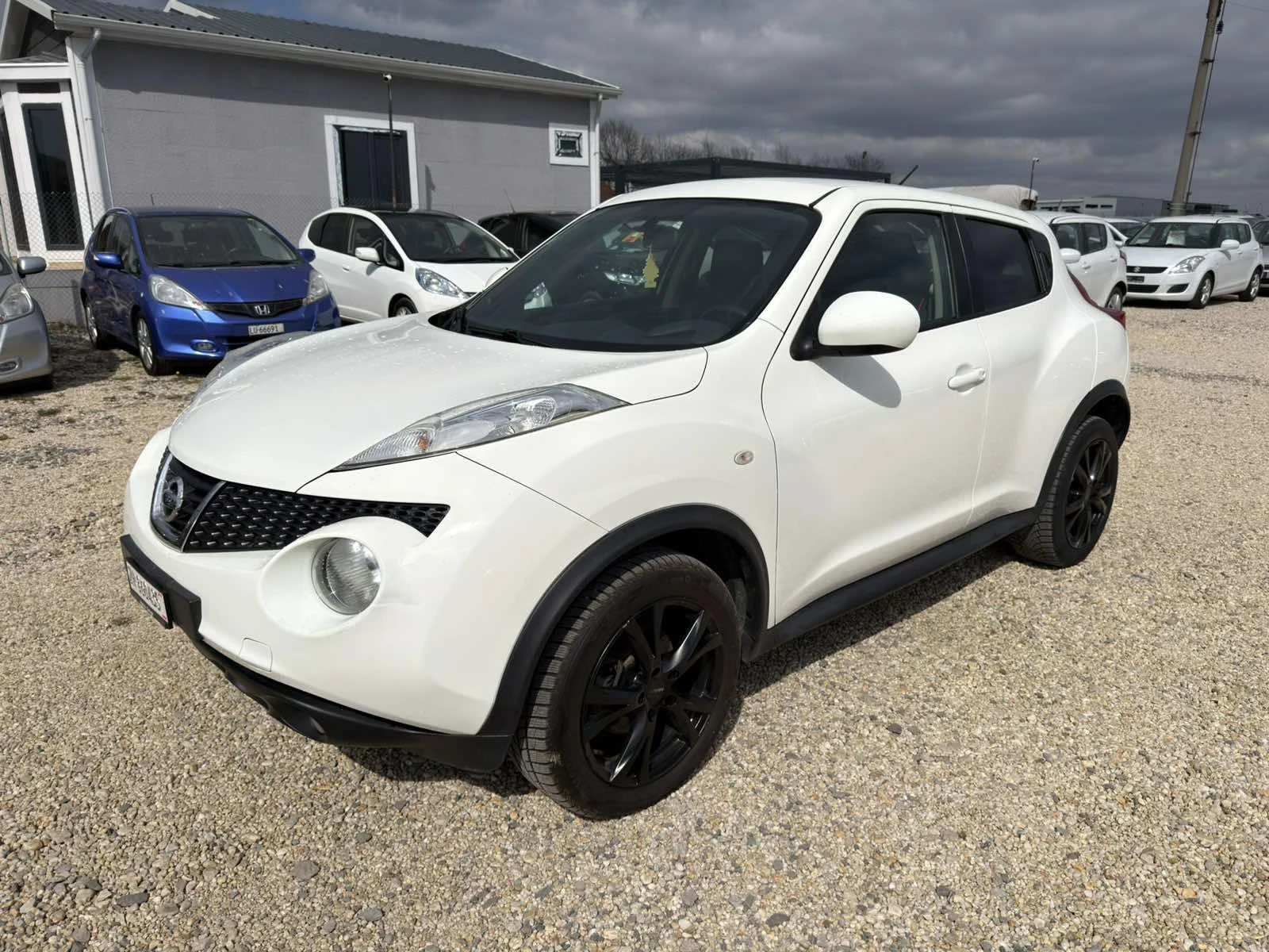 Nissan Juke, снимка 10 - Автомобили и джипове - 53839727