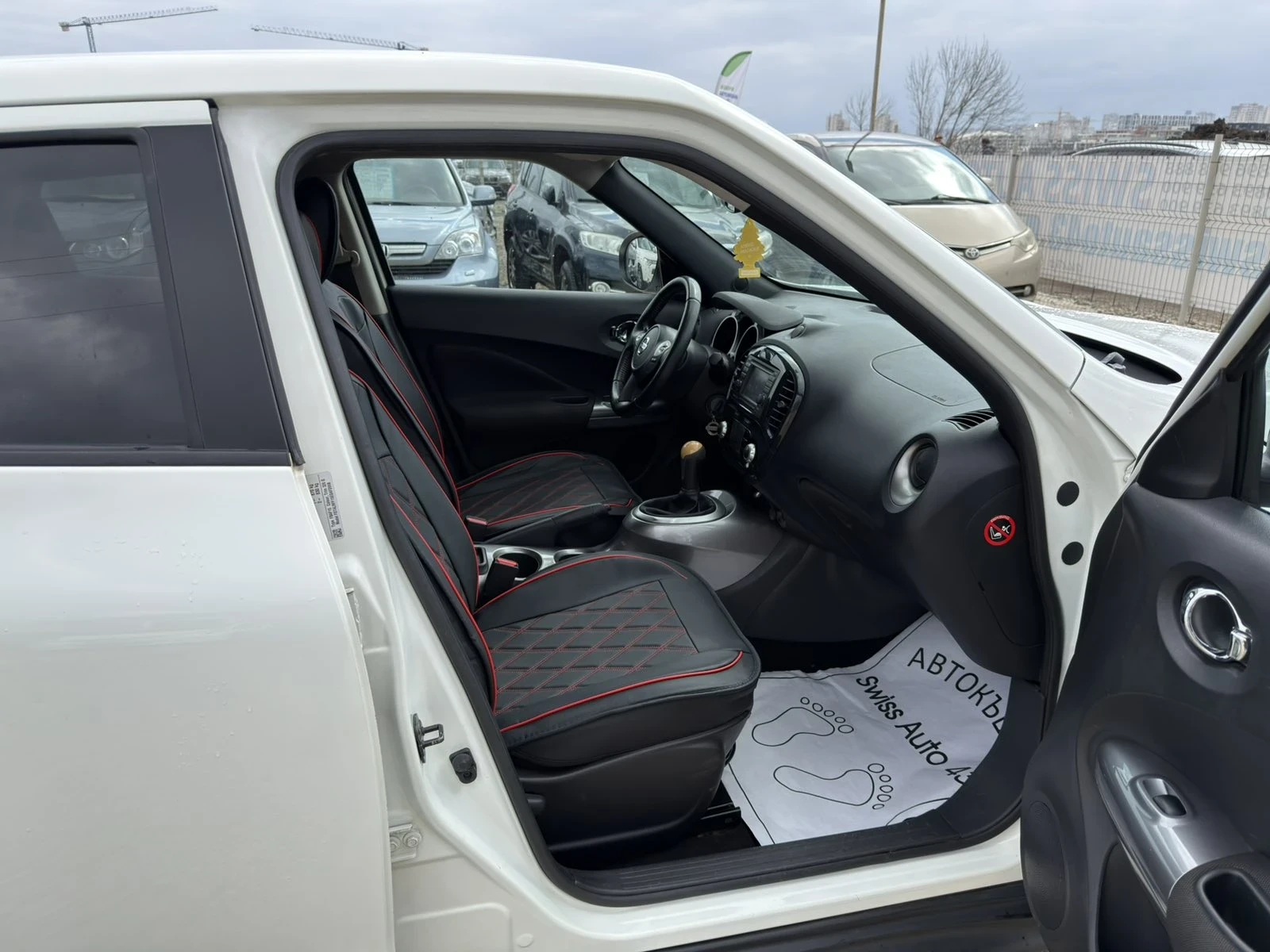 Nissan Juke, снимка 3 - Автомобили и джипове - 53839727