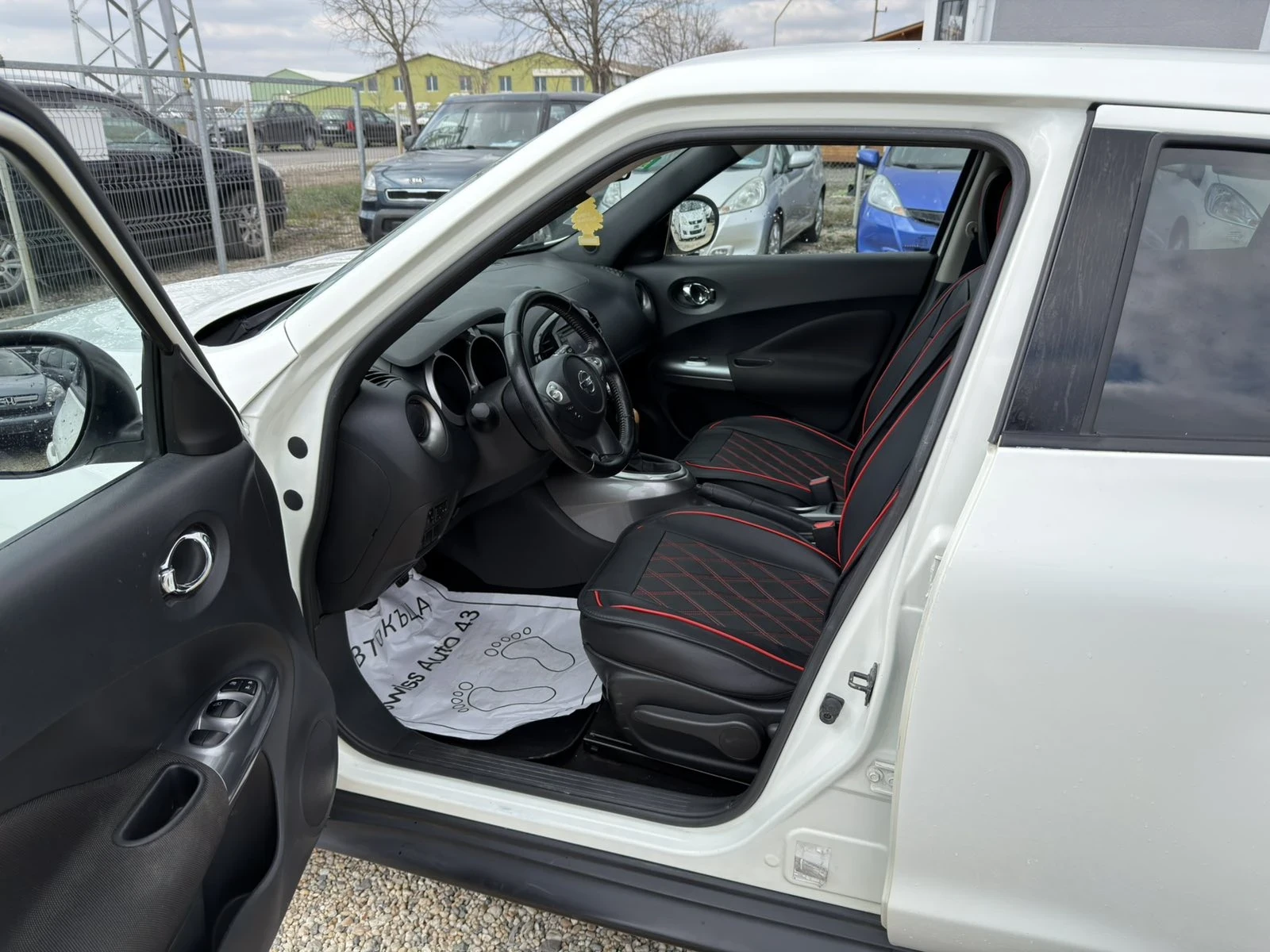 Nissan Juke, снимка 13 - Автомобили и джипове - 53839727