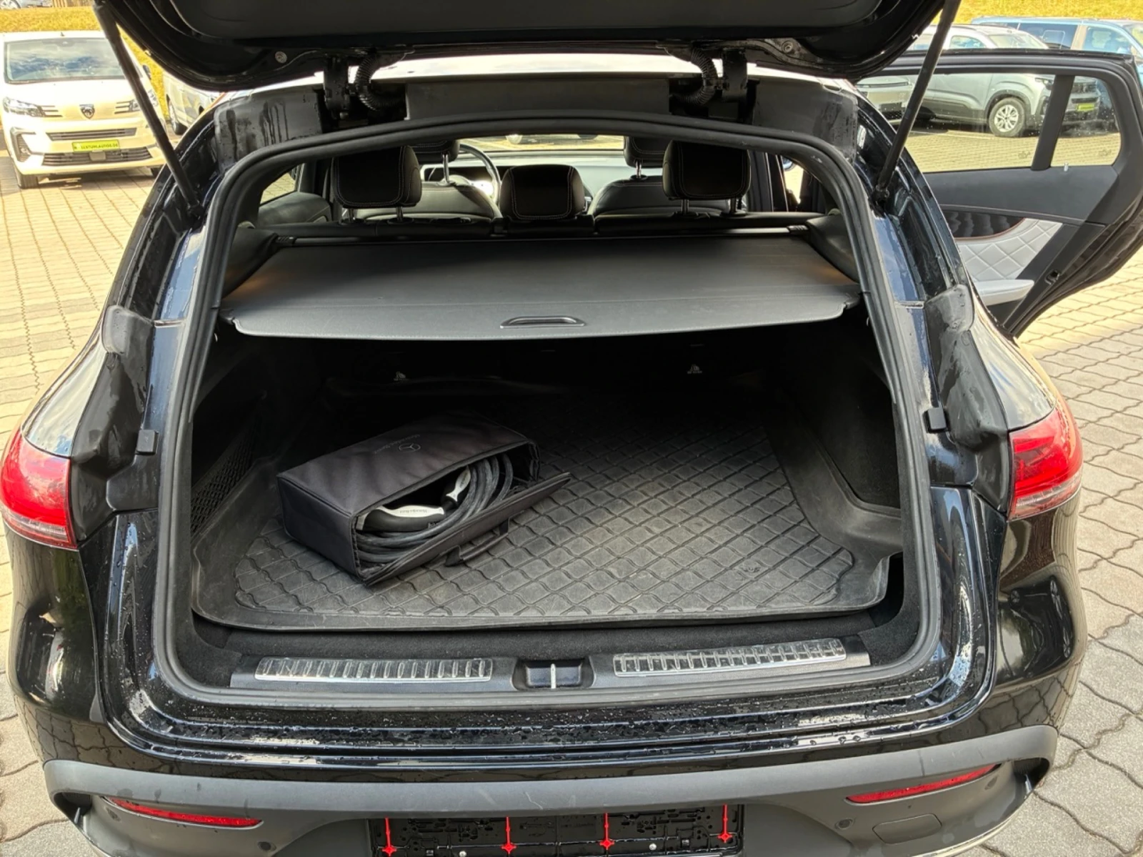 Mercedes-Benz EQC AMG Line, снимка 9 - Автомобили и джипове - 53974182