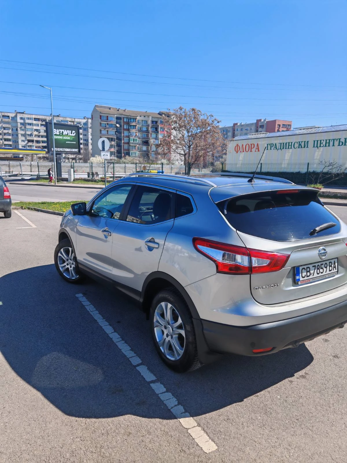 Nissan Qashqai, снимка 3 - Автомобили и джипове - 54138543