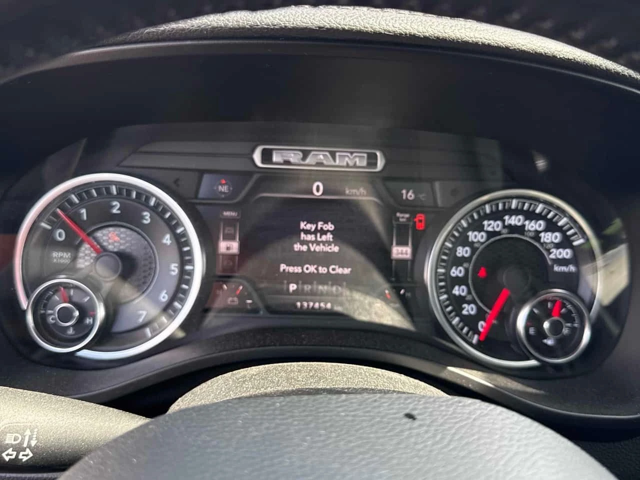 Dodge RAM 1500 * Sport * CARFAX * БЕЗ ПЪРВОНАЧАЛНА ВНОСКА, снимка 8 - Автомобили и джипове - 54676198