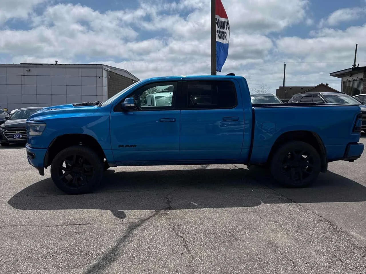 Dodge RAM 1500 * Sport * CARFAX * БЕЗ ПЪРВОНАЧАЛНА ВНОСКА, снимка 2 - Автомобили и джипове - 54676198