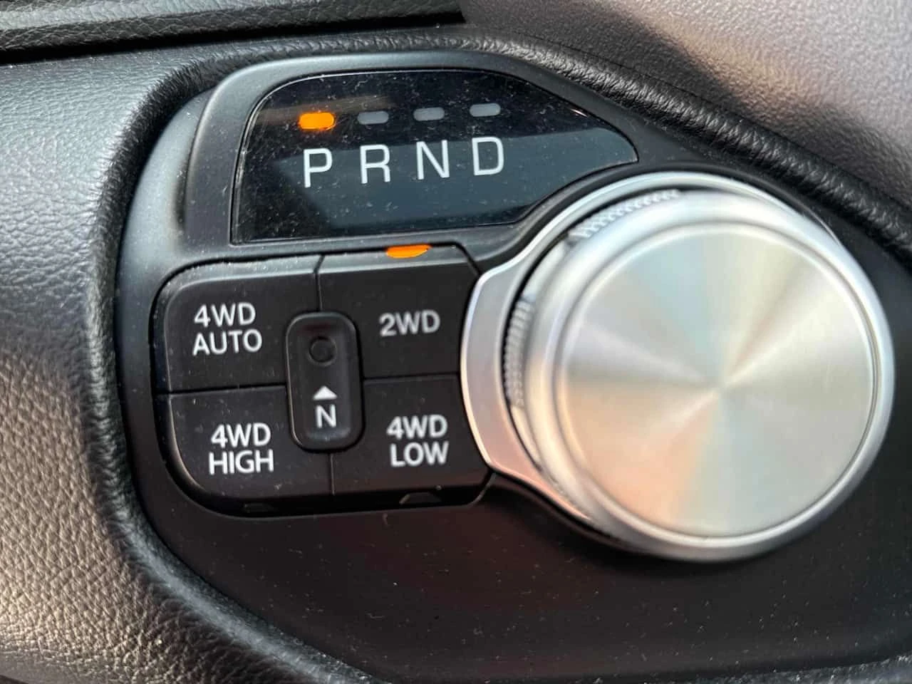 Dodge RAM 1500 * Sport * CARFAX * БЕЗ ПЪРВОНАЧАЛНА ВНОСКА, снимка 11 - Автомобили и джипове - 54676198