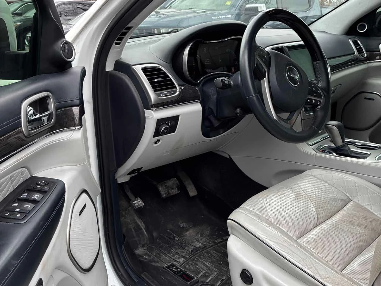 Jeep Grand cherokee SUMMIT * ДИСТРОНИК* ОБДУХВАНЕ* ДВА ЧИФТА ГУМИ/ДЖАН, снимка 7 - Автомобили и джипове - 54680693