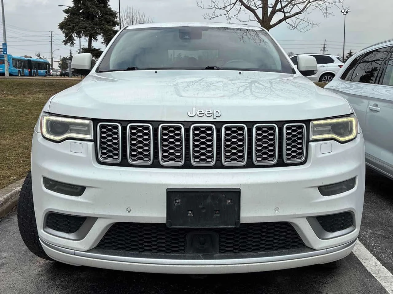 Jeep Grand cherokee SUMMIT * ДИСТРОНИК* ОБДУХВАНЕ* ДВА ЧИФТА ГУМИ/ДЖАН, снимка 2 - Автомобили и джипове - 54680693