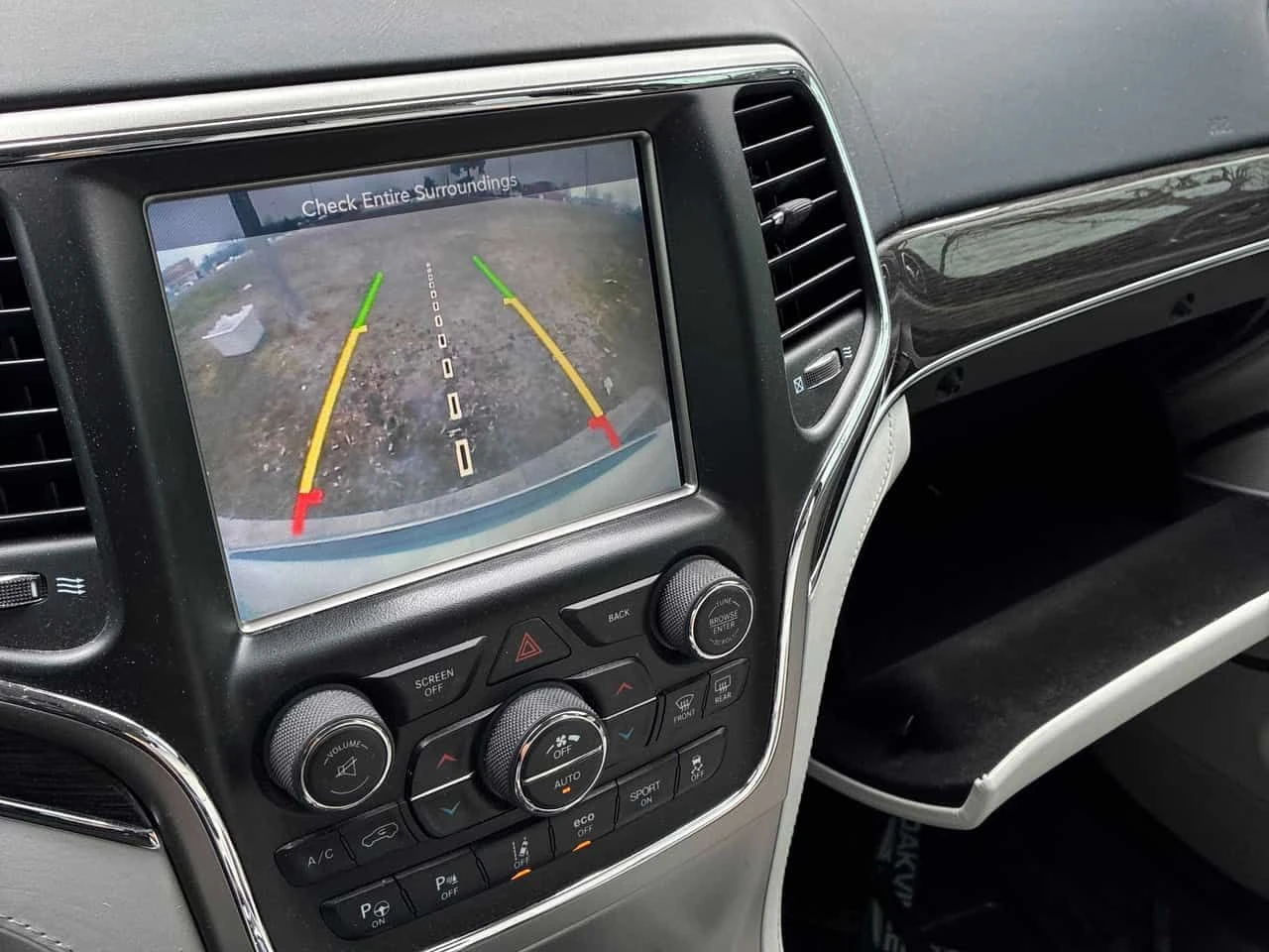 Jeep Grand cherokee SUMMIT * ДИСТРОНИК* ОБДУХВАНЕ* ДВА ЧИФТА ГУМИ/ДЖАН, снимка 15 - Автомобили и джипове - 54680693