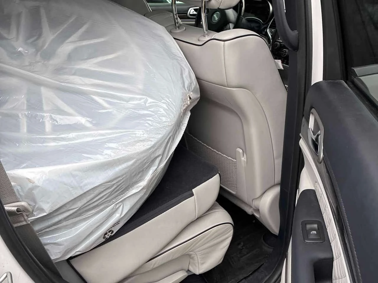 Jeep Grand cherokee SUMMIT * ДИСТРОНИК* ОБДУХВАНЕ* ДВА ЧИФТА ГУМИ/ДЖАН, снимка 13 - Автомобили и джипове - 54680693