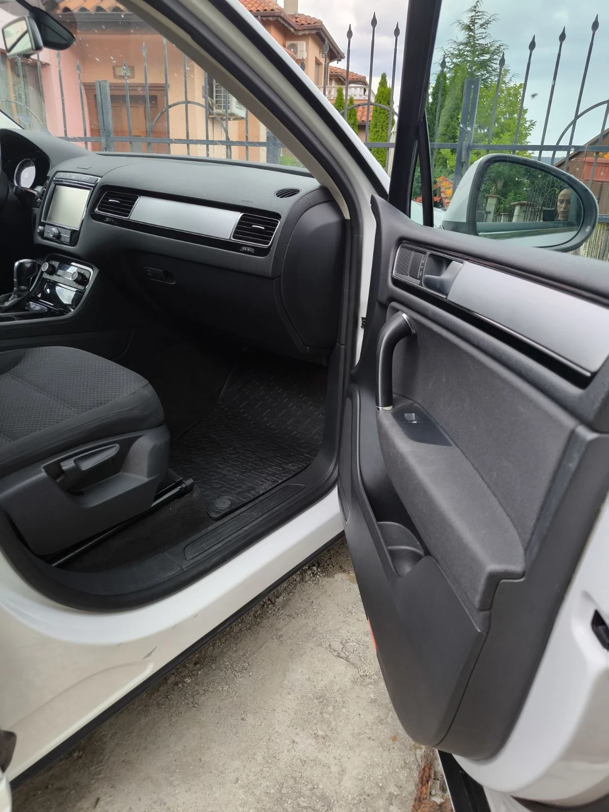 VW Touareg 3.0, снимка 11 - Автомобили и джипове - 55222228
