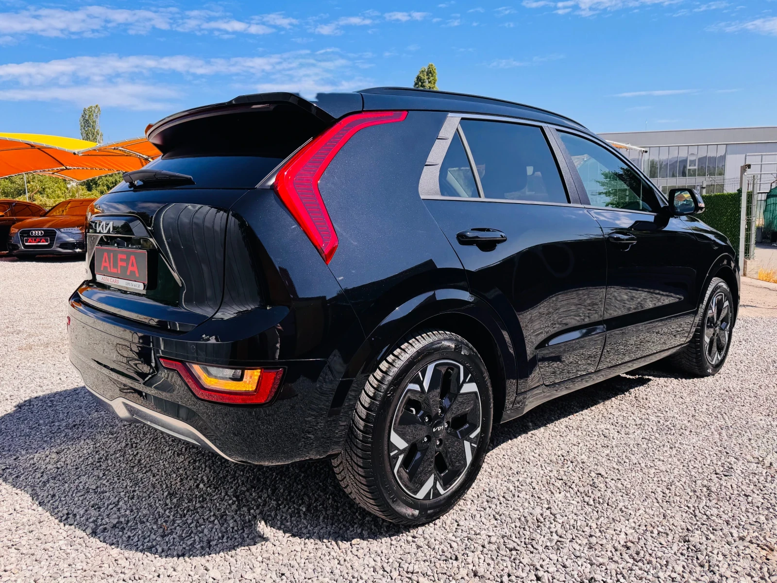 Kia Niro 64kw/SOH:100%/ПЪЛНА ГАРАНЦИЯ/ВСИЧКИ ЕКСТРИ/НОВА///, снимка 5 - Автомобили и джипове - 55446127