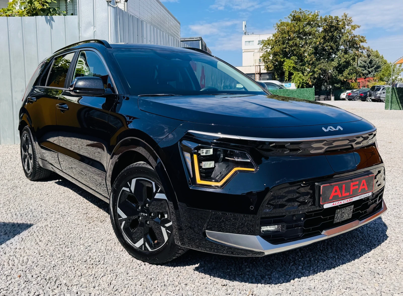Kia Niro 64kw/SOH:100%/ПЪЛНА ГАРАНЦИЯ/ВСИЧКИ ЕКСТРИ/НОВА///, снимка 4 - Автомобили и джипове - 55446127