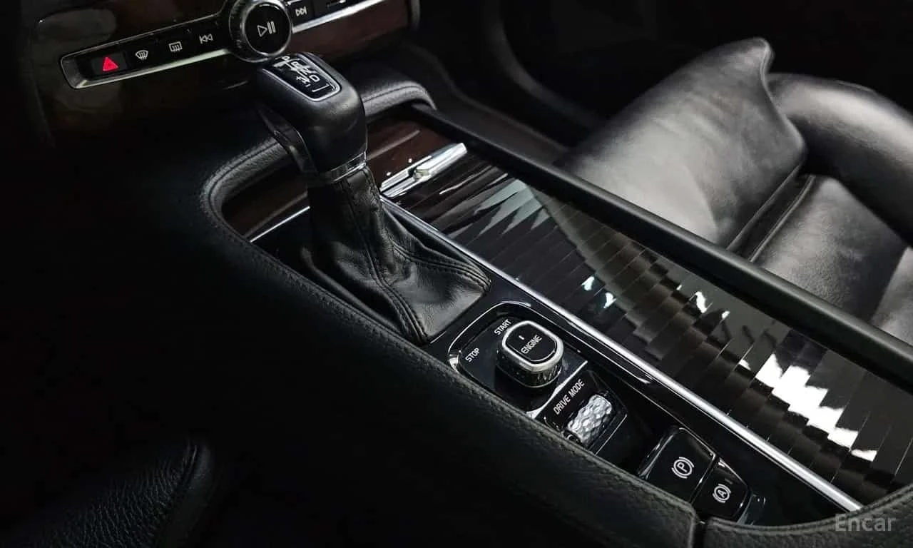 Volvo Xc90 D5 Momentum | АВТОФИНАНСИРАНЕ , снимка 9 - Автомобили и джипове - 55792254