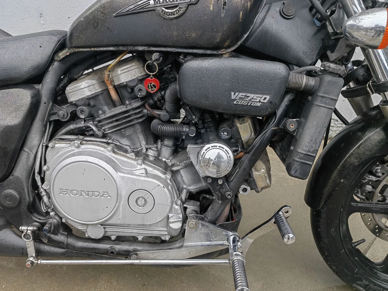Honda Magna VF750 Super Magma - изображение 8