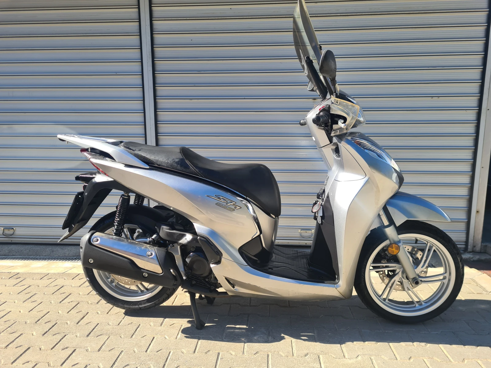Honda Sh 300i ABS/TCS, снимка 2 - Мотоциклети и мототехника - 56340256