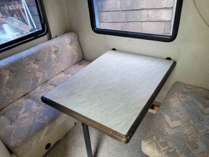 Каравана Hobby WOHNWAGENWERK, снимка 7 - Каравани и кемпери - 52409139