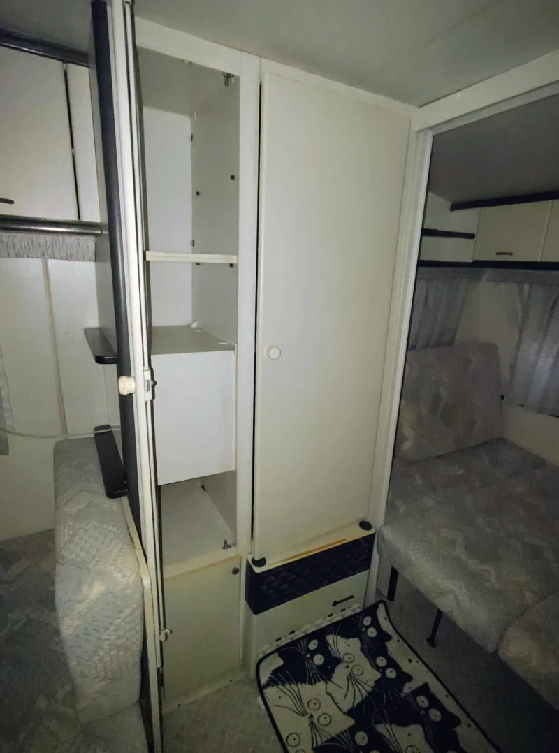 Каравана Hobby WOHNWAGENWERK, снимка 15 - Каравани и кемпери - 52409139