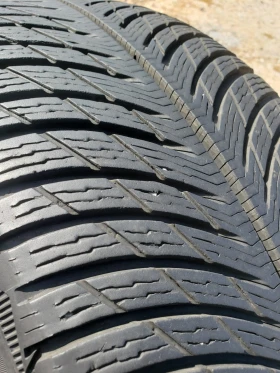 Гуми Зимни 235/55R19, снимка 4