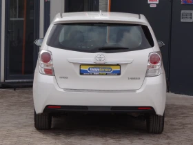 Toyota Verso 1.6i - 132k.c. / Навигация / Камера / Euro-6B / - 19800 лв. / 10123.58 € - 93137356 4