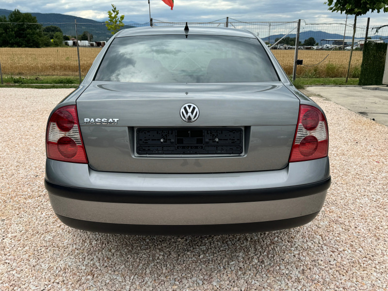 VW Passat 1.6i Климатроник, Подгрев, Люк, снимка 7 - Автомобили и джипове - 46471517