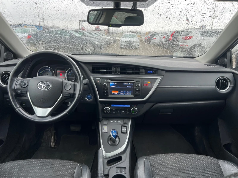 Toyota Auris 1.8 HYBRID, снимка 16 - Автомобили и джипове - 49165093