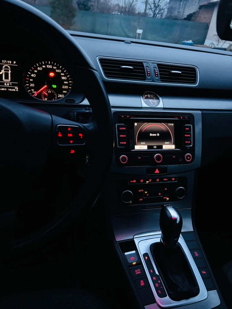 VW Passat, снимка 13 - Автомобили и джипове - 53224514