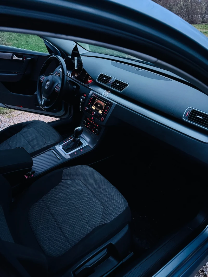 VW Passat, снимка 12 - Автомобили и джипове - 53224514
