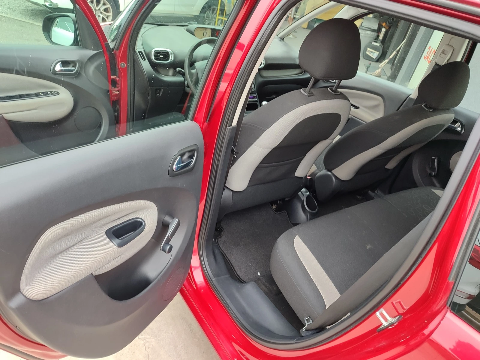 Citroen C3 Picasso 1.4i 95k.c Euro4 - изображение 9