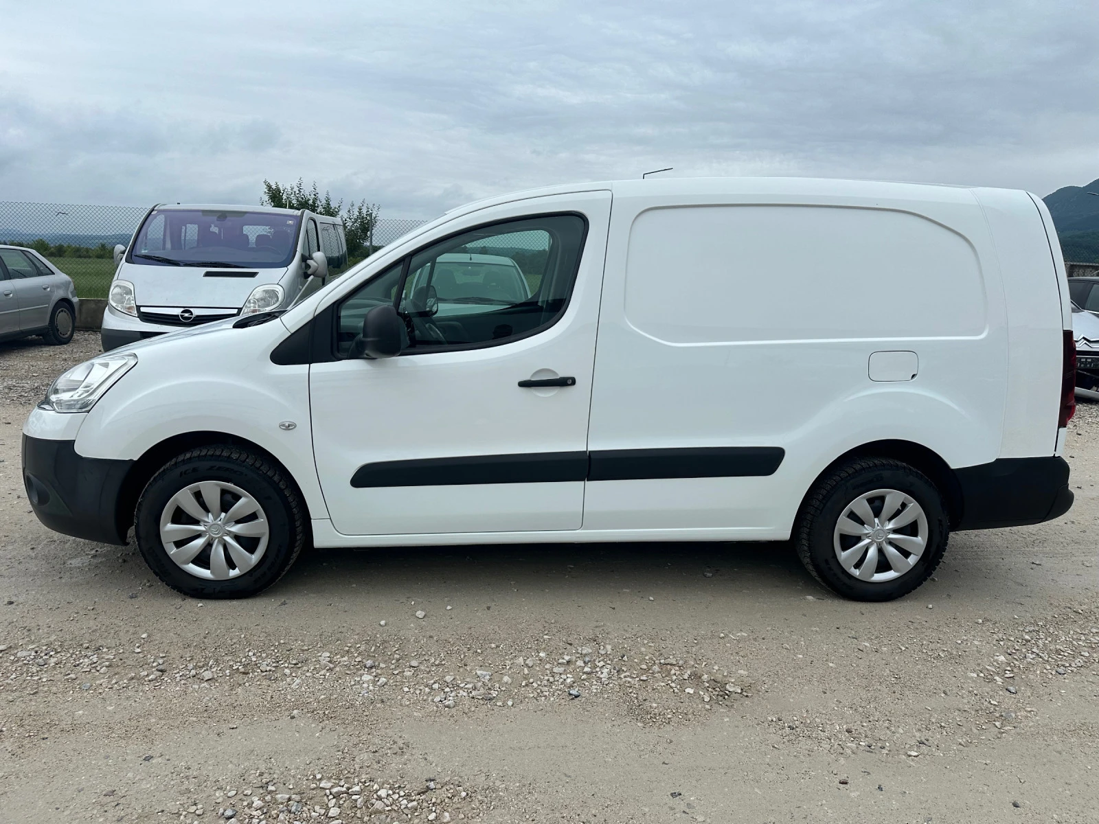 Citroen Berlingo 1.6/90кс ЕВРО5 МАКСИ 132000км Сервизни документи  - изображение 4