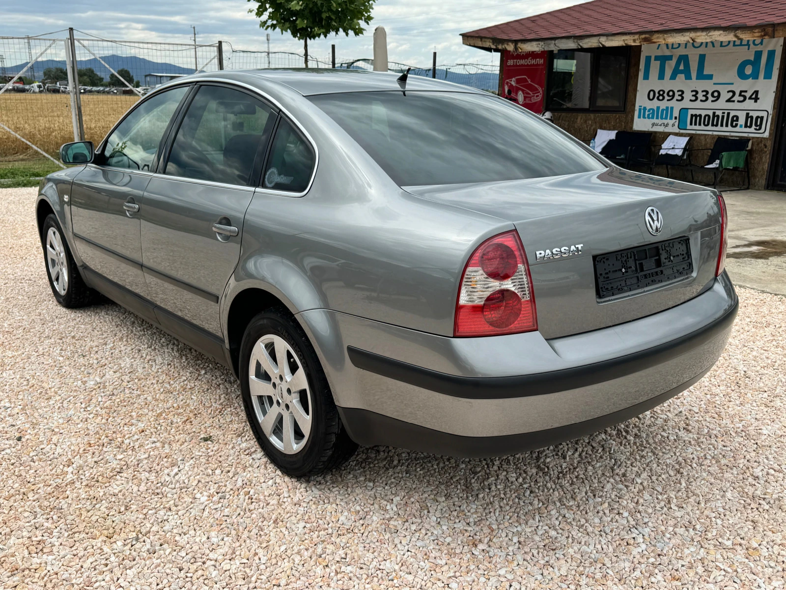 VW Passat 1.6i Климатроник, Подгрев, Люк - изображение 5