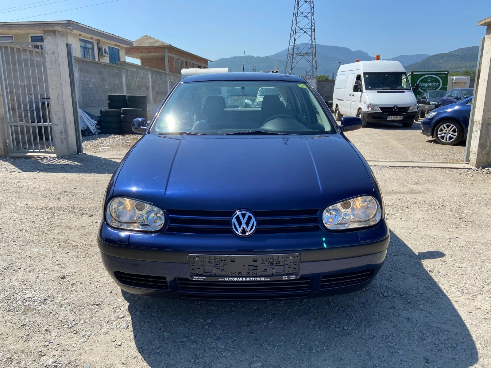 VW Golf 1.6i 105 К.С EDITION Клима-Германия  - изображение 2
