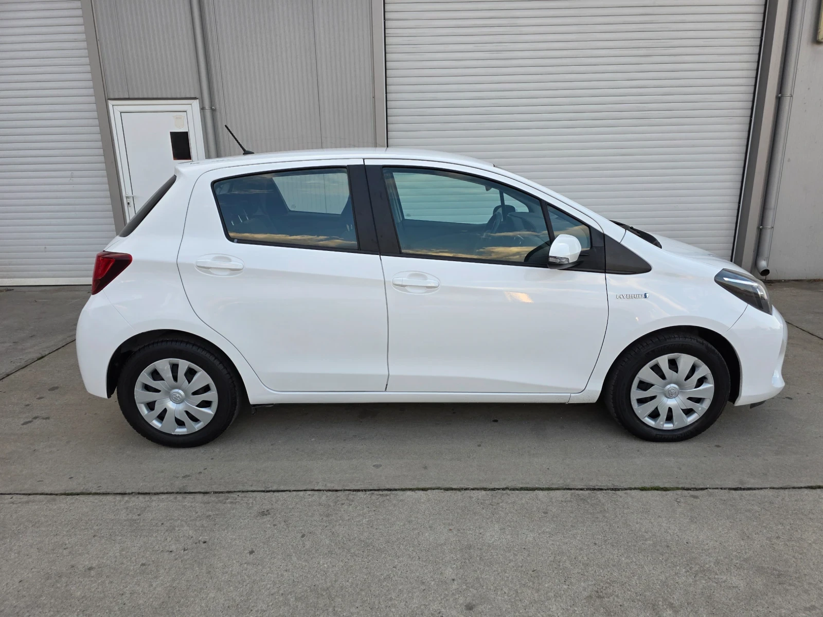 Toyota Yaris 1.5 HYBRID-EURO - изображение 5