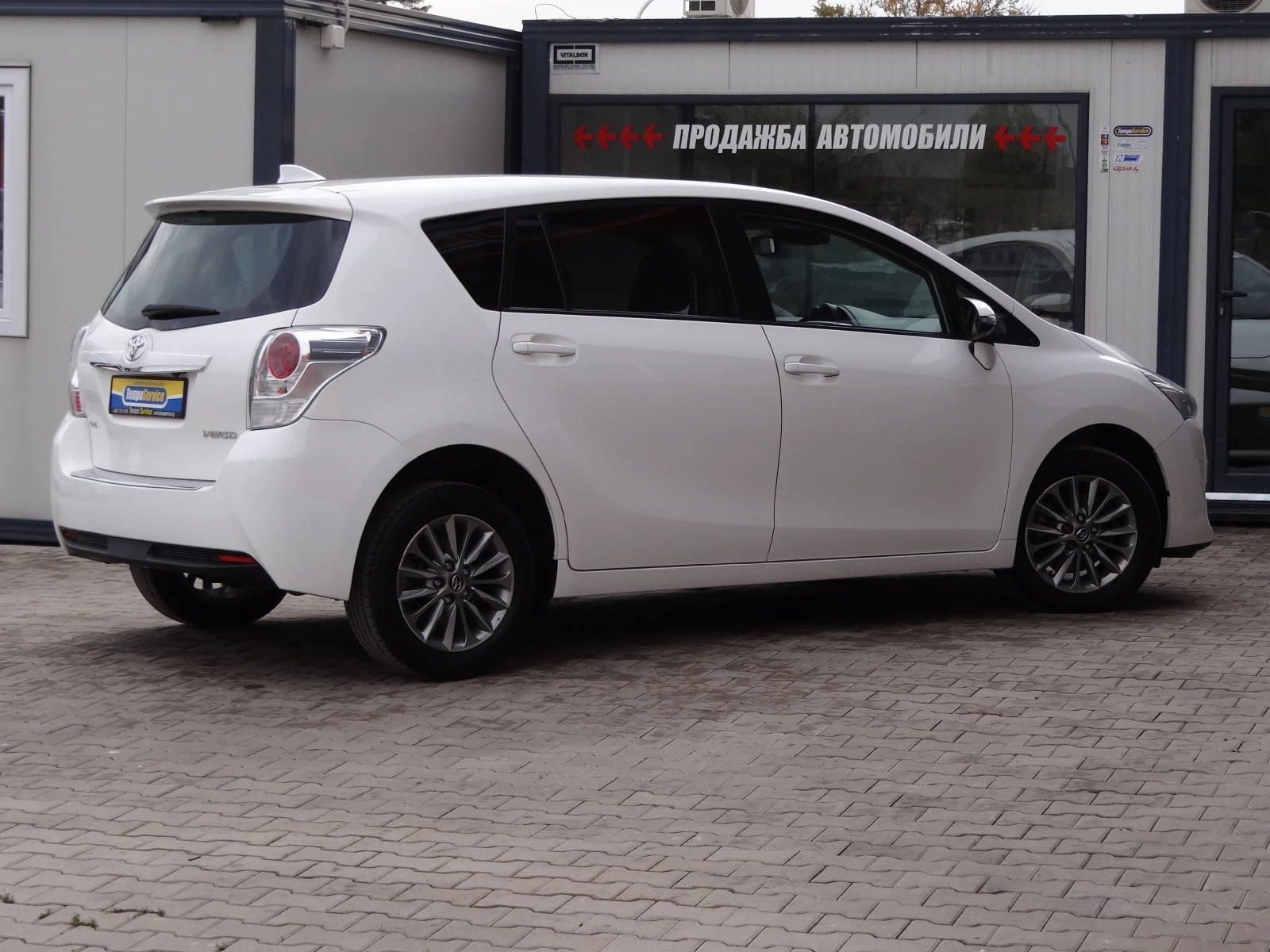 Toyota Verso 1.6i - 132k.c. / Навигация / Камера / Euro-6B / - изображение 5