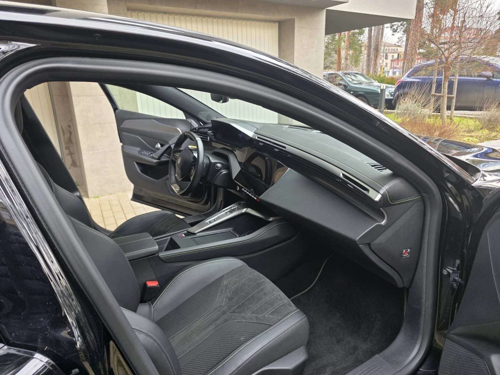 Peugeot 408 GT 1.6 plug-in hybrid e-EAT8 EURO 6.4 , снимка 8 - Автомобили и джипове - 53745345