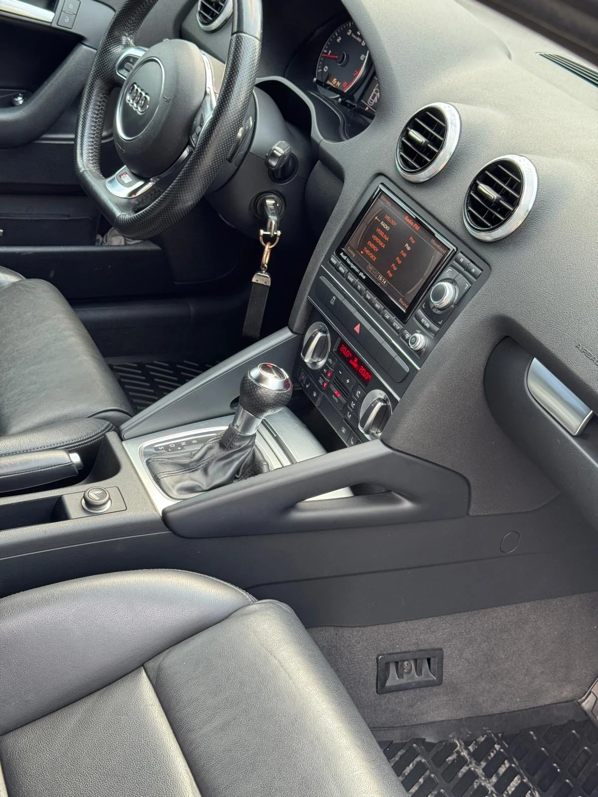 Audi A3 1.8 TFSI, снимка 15 - Автомобили и джипове - 54220021