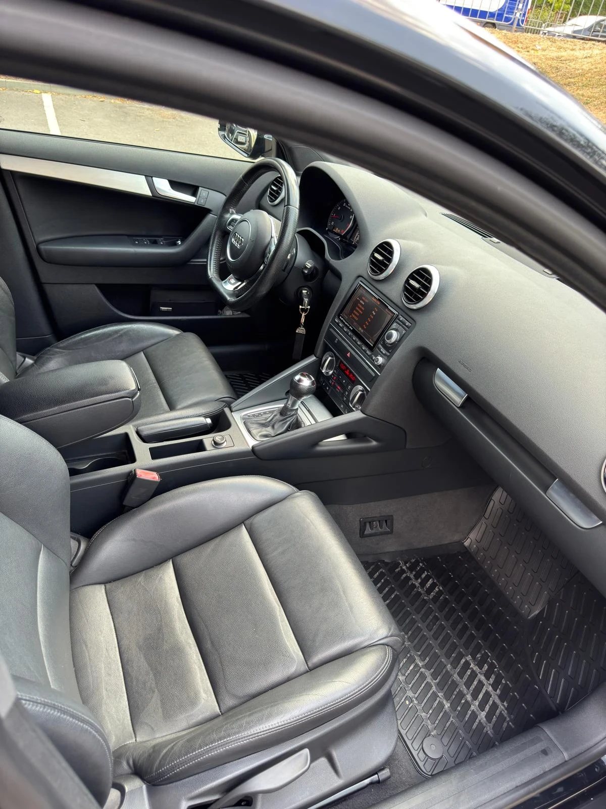 Audi A3 1.8 TFSI, снимка 10 - Автомобили и джипове - 54220021